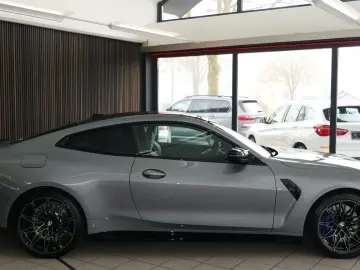 BMW M4 Coupe Competition CARBON Skyscraper Individua