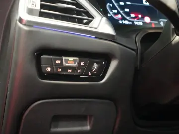 BMW M4 Competition Carbon Head-Up H K
