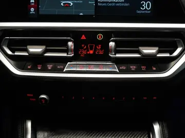 BMW M4 Competition Carbon Head-Up H K