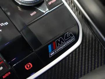 BMW M4 Competition Carbon Head-Up H K