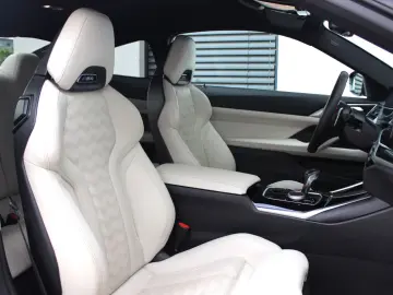BMW M4 Competition Coupe CARBON 360  DEUTSCHS