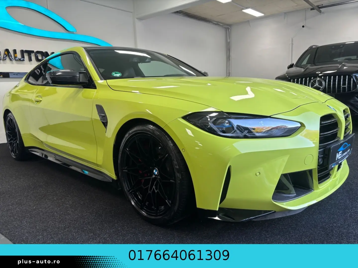 BMW M4 Coupe xDrive Competition CARBON HEAD UP R CAM