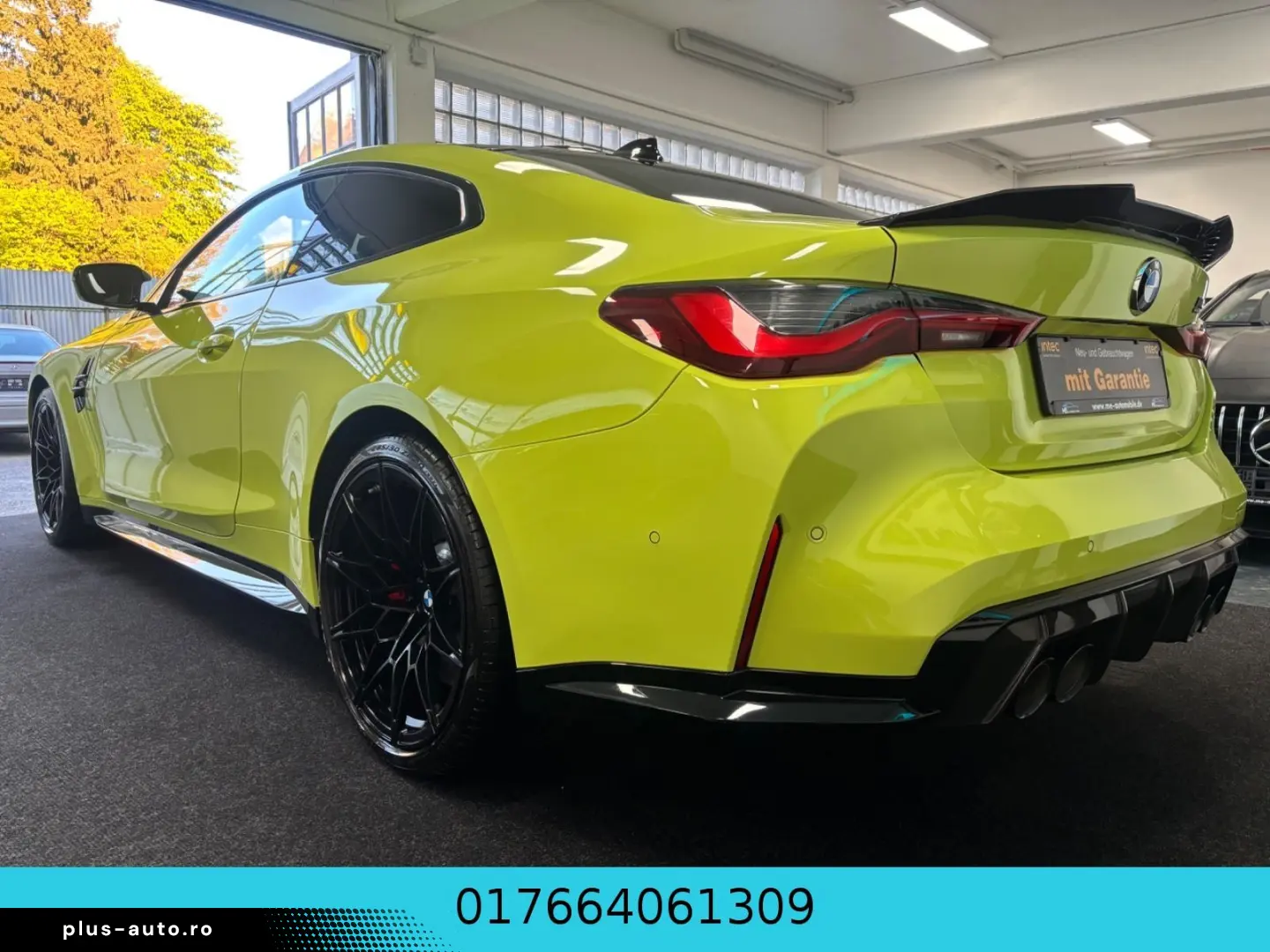 BMW M4 Coupe xDrive Competition CARBON HEAD UP R CAM
