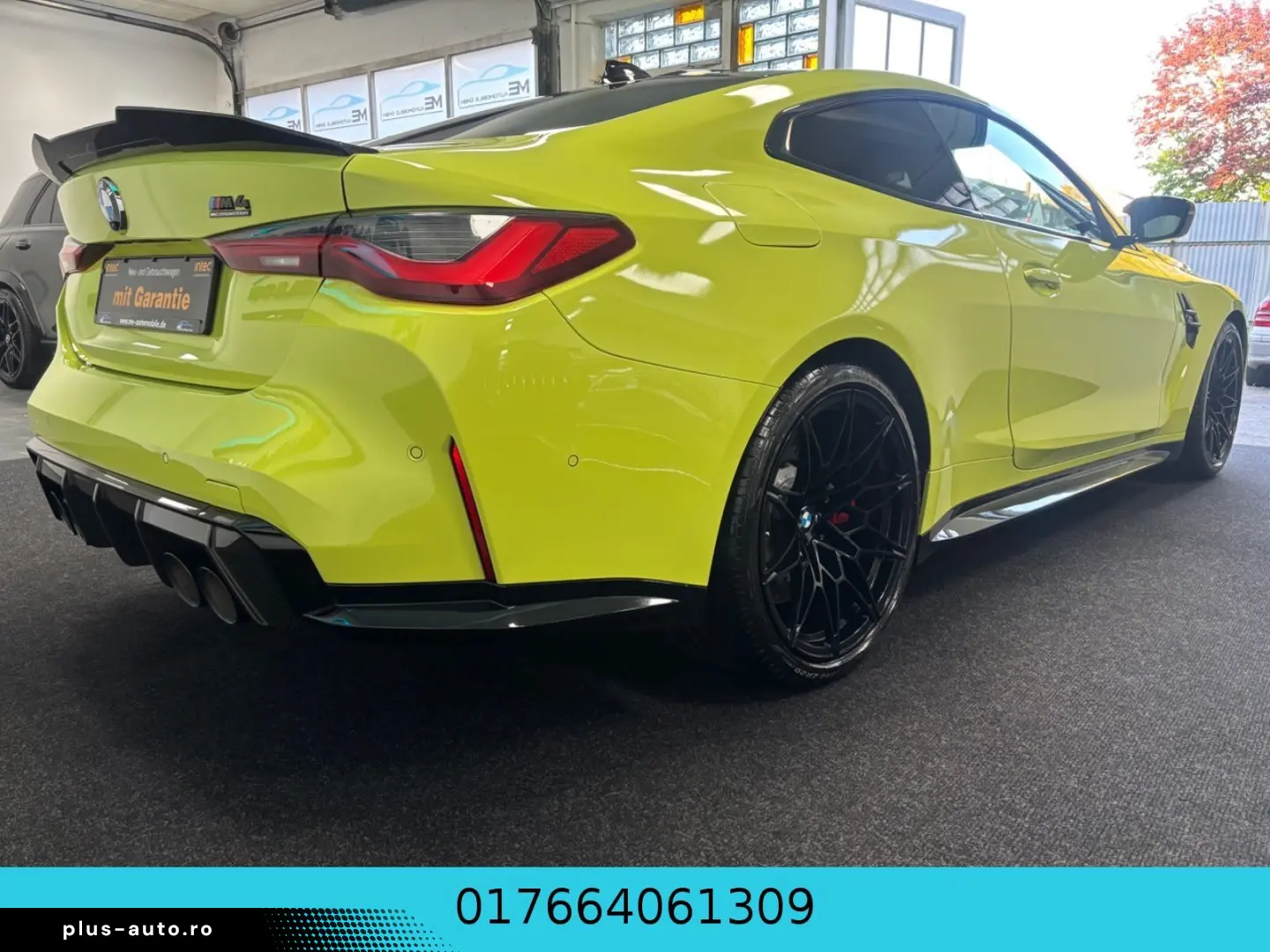 BMW M4 Coupe xDrive Competition CARBON HEAD UP R CAM