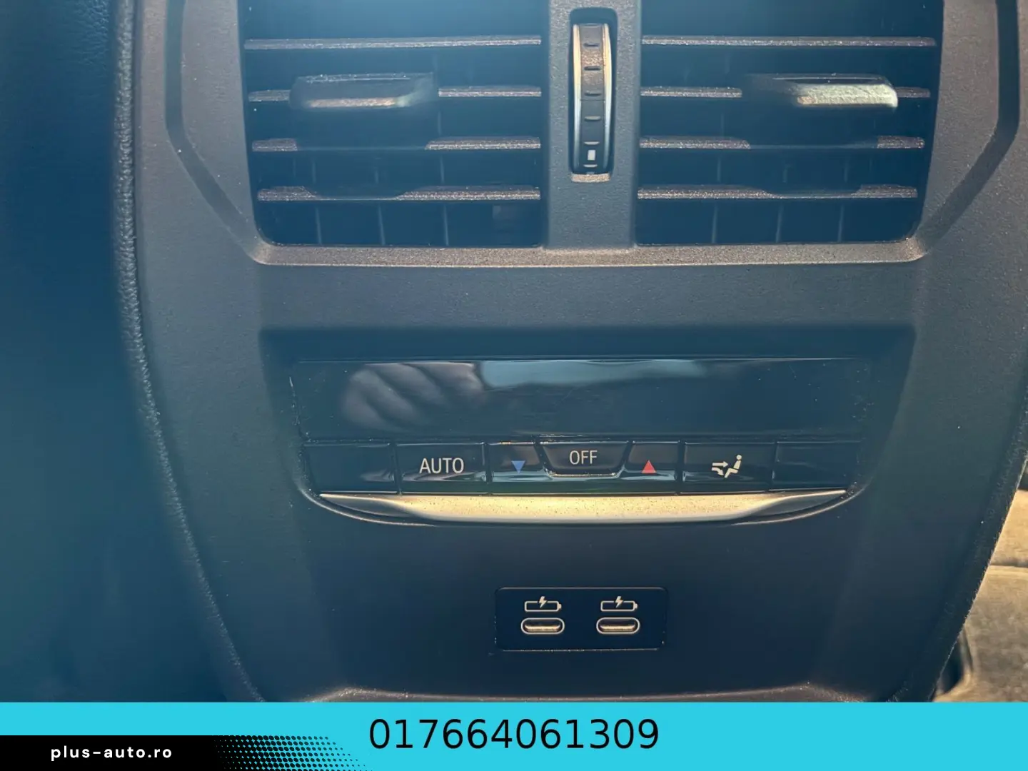 BMW M4 Coupe xDrive Competition CARBON HEAD UP R CAM