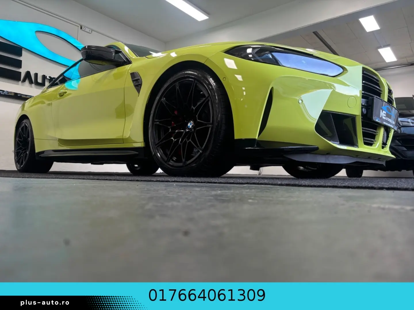 BMW M4 Coupe xDrive Competition CARBON HEAD UP R CAM