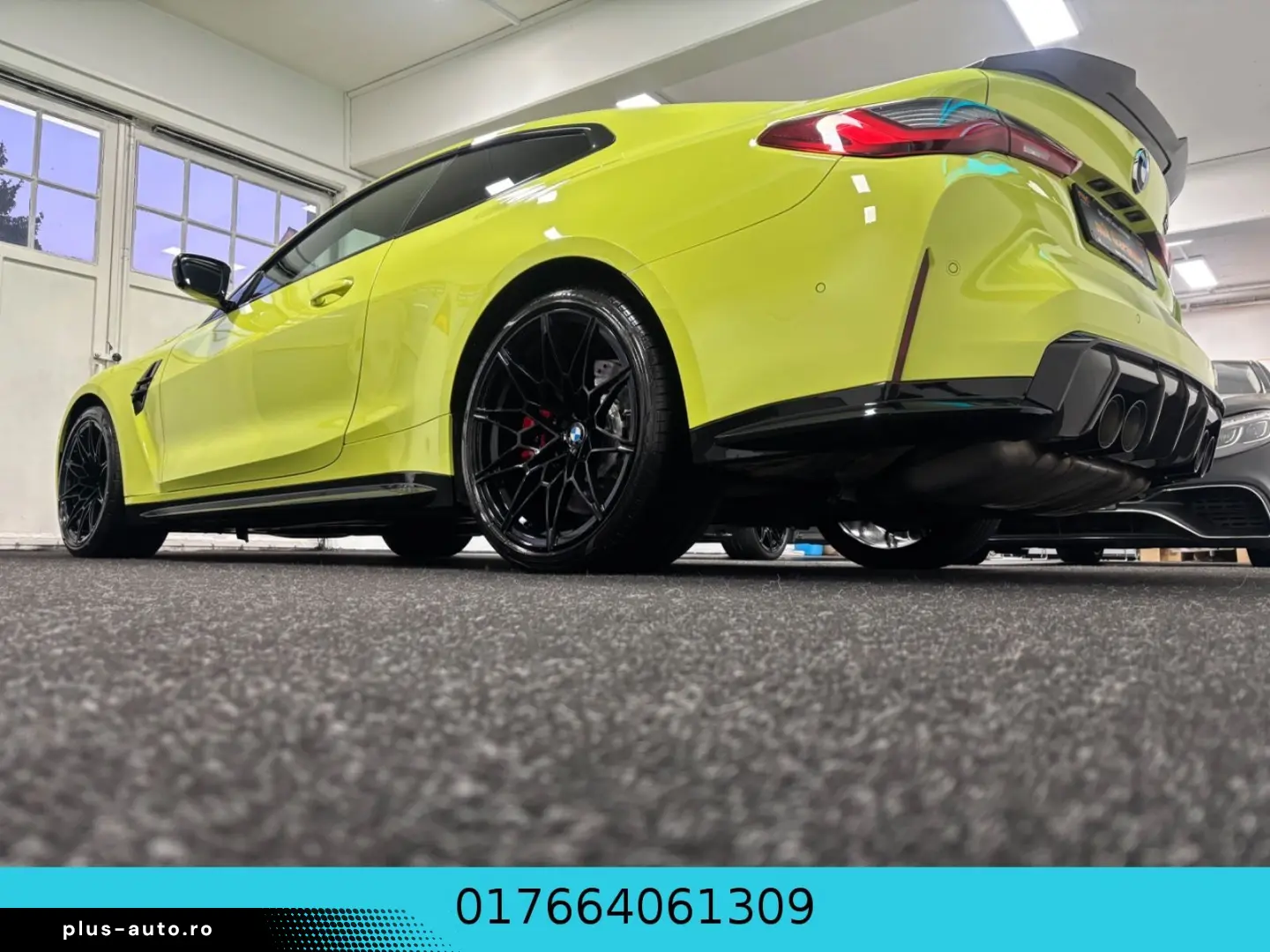 BMW M4 Coupe xDrive Competition CARBON HEAD UP R CAM