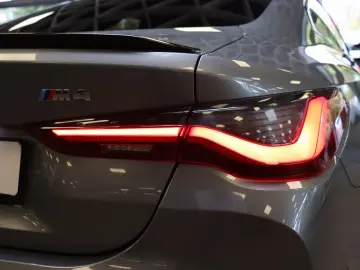 BMW M4 Coupé Head-Up Laser HiFi Innovation Shadow...
