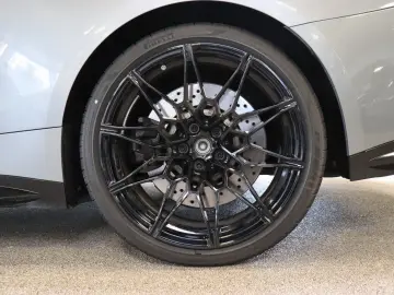 BMW M4 Coupé Head-Up Laser HiFi Innovation Shadow...