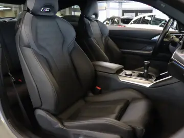 BMW M4 Coupé Head-Up Laser HiFi Innovation Shadow...
