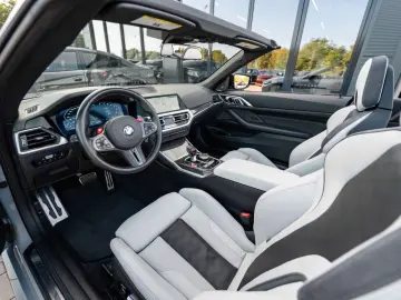 BMW M4 Competition M xDrive Cabrio