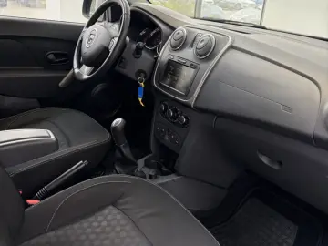 DACIA LOGAN Prestige  2013