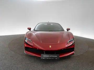 FERRARI SF90 Stradale