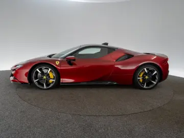 FERRARI SF90 Stradale