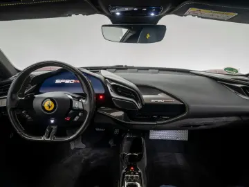 FERRARI SF90 Stradale