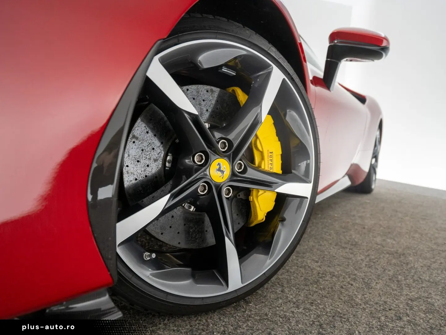FERRARI SF90 Stradale