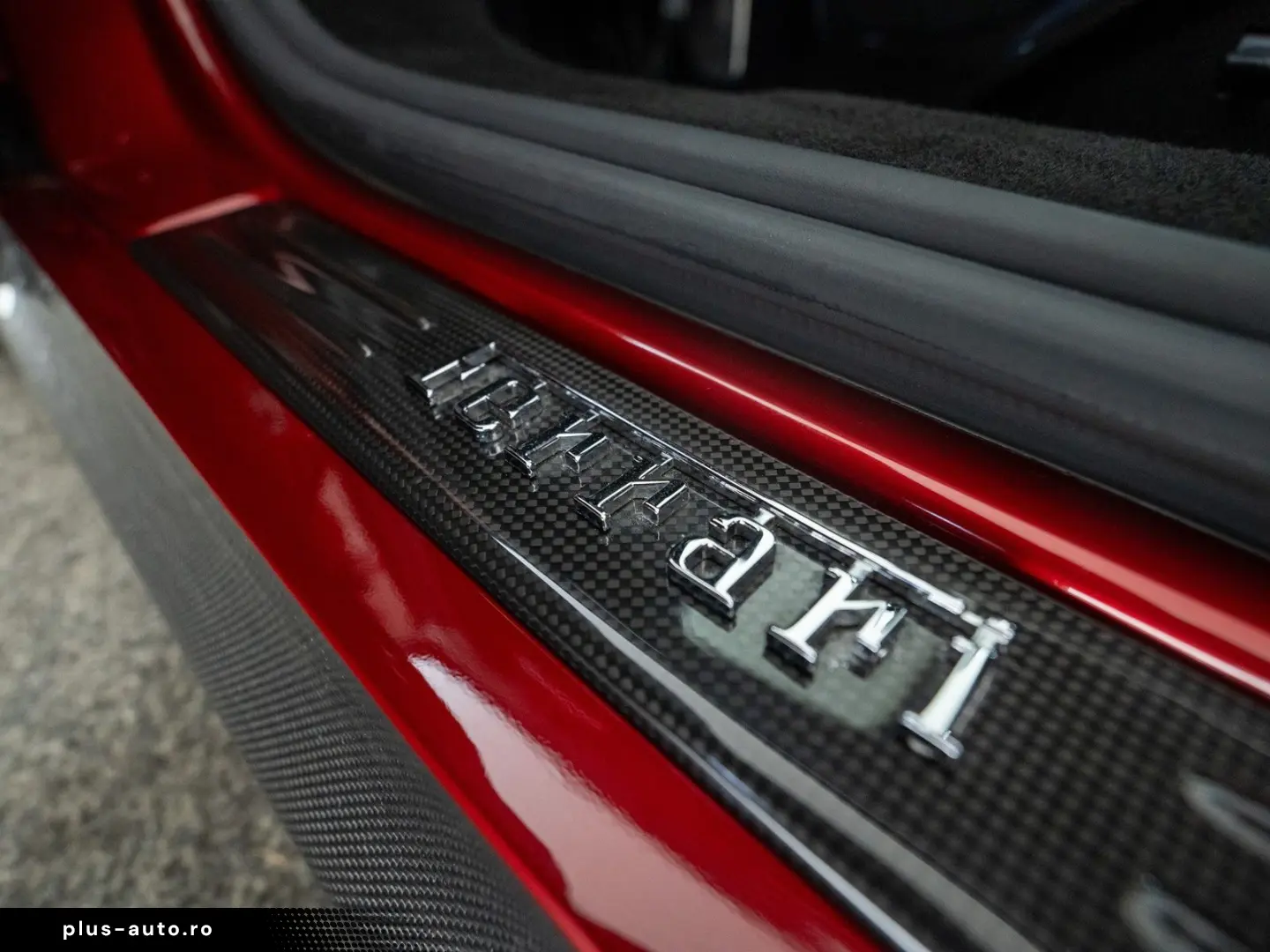 FERRARI SF90 Stradale