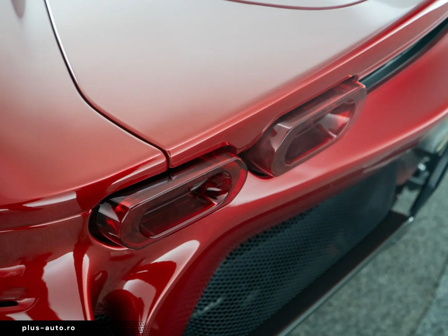 FERRARI SF90 Stradale