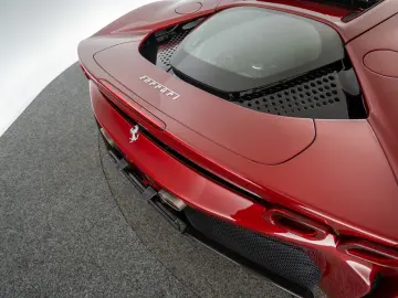 FERRARI SF90 Stradale