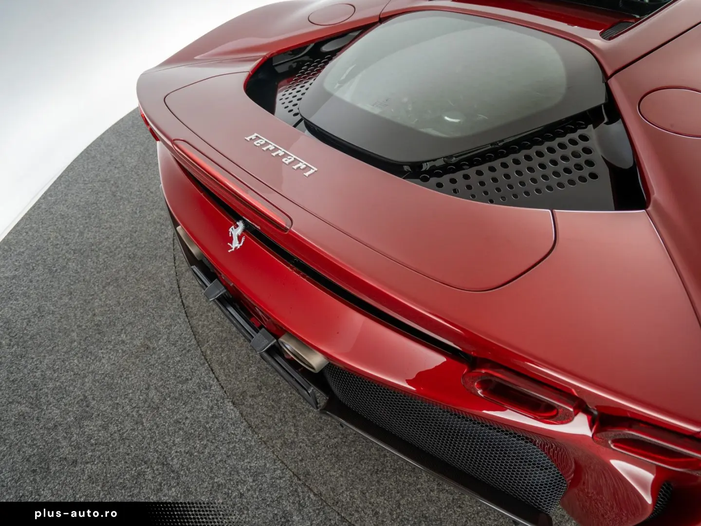 FERRARI SF90 Stradale