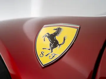 FERRARI SF90 Stradale