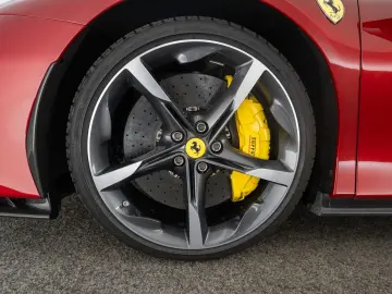 FERRARI SF90 Stradale
