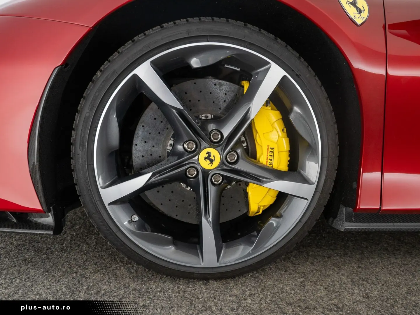FERRARI SF90 Stradale