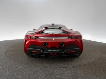 FERRARI SF90 Stradale