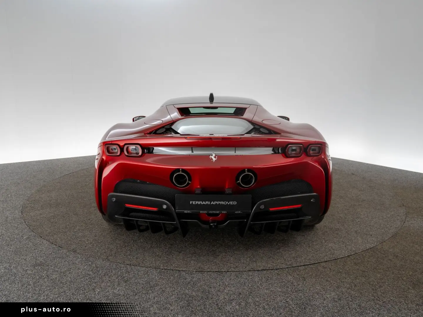 FERRARI SF90 Stradale