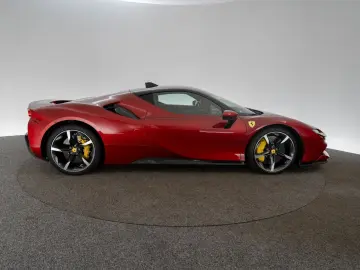 FERRARI SF90 Stradale