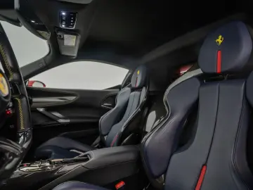 FERRARI SF90 Stradale