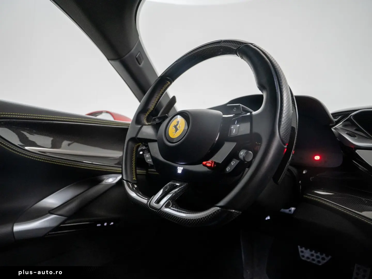 FERRARI SF90 Stradale