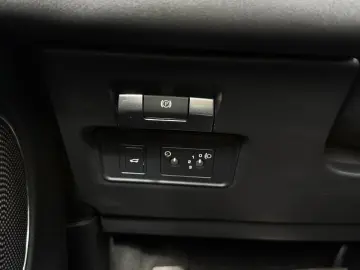 LAND ROVER Discovery Sport S AWD Aut ACC Navi LED Kamera
