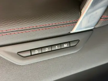LAND ROVER Discovery Sport R-Dynamic  MERIDIAN CARPLAY KAM