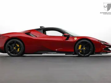 FERRARI SF90 Stradale