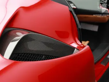 FERRARI SF90 Stradale