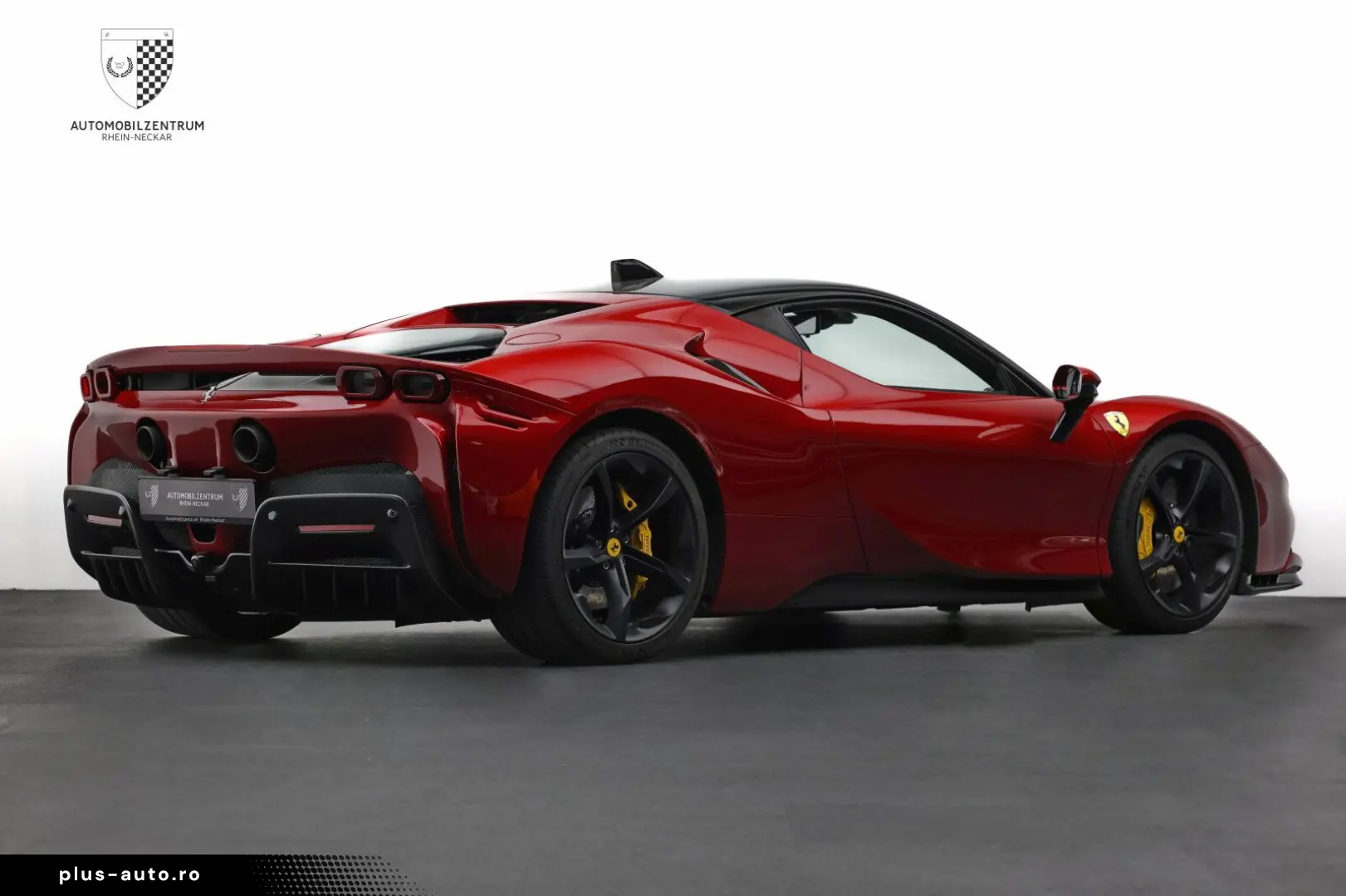 FERRARI SF90 Stradale