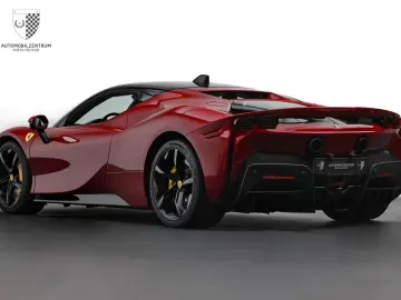 FERRARI SF90 Stradale
