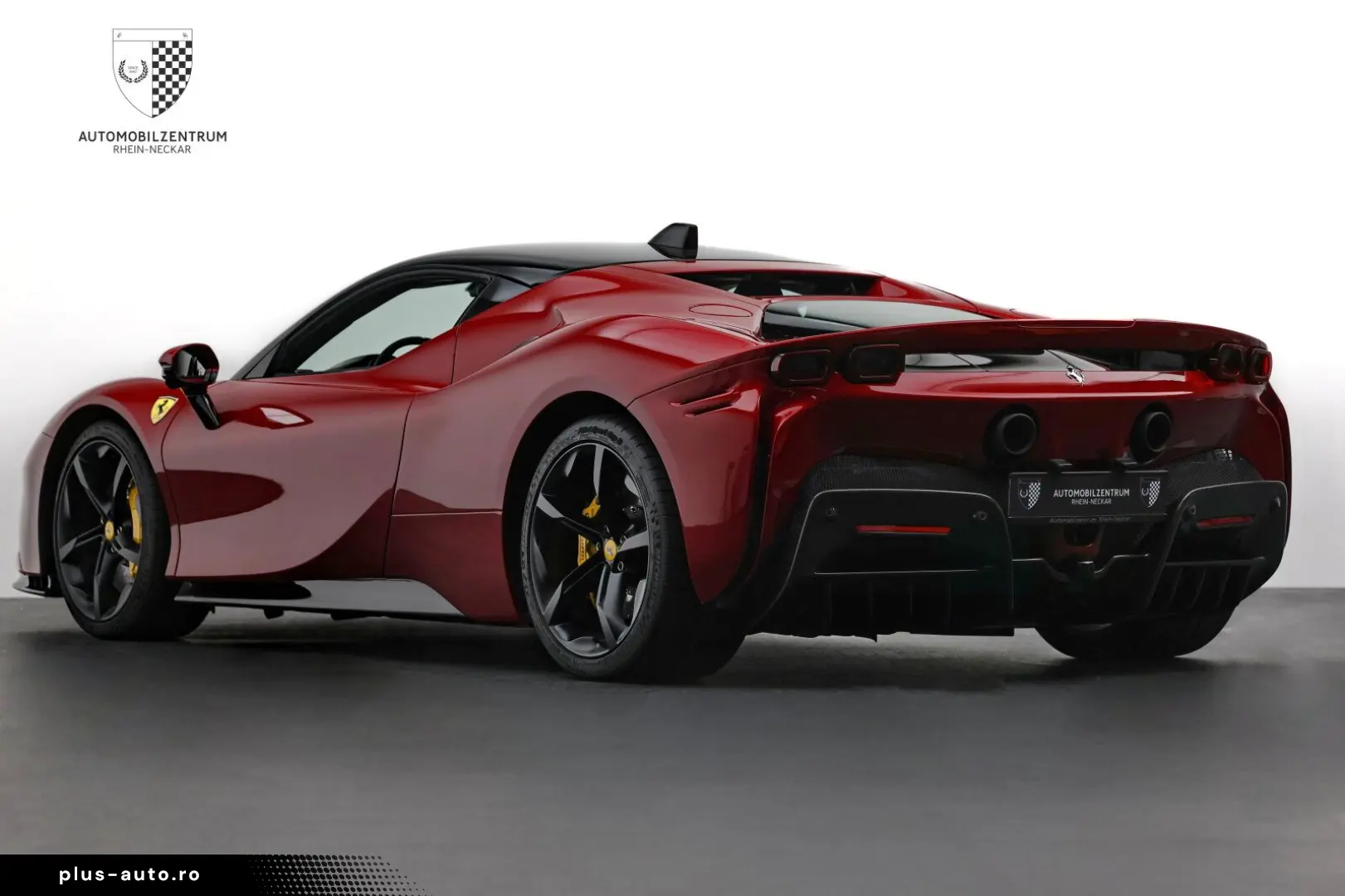 FERRARI SF90 Stradale
