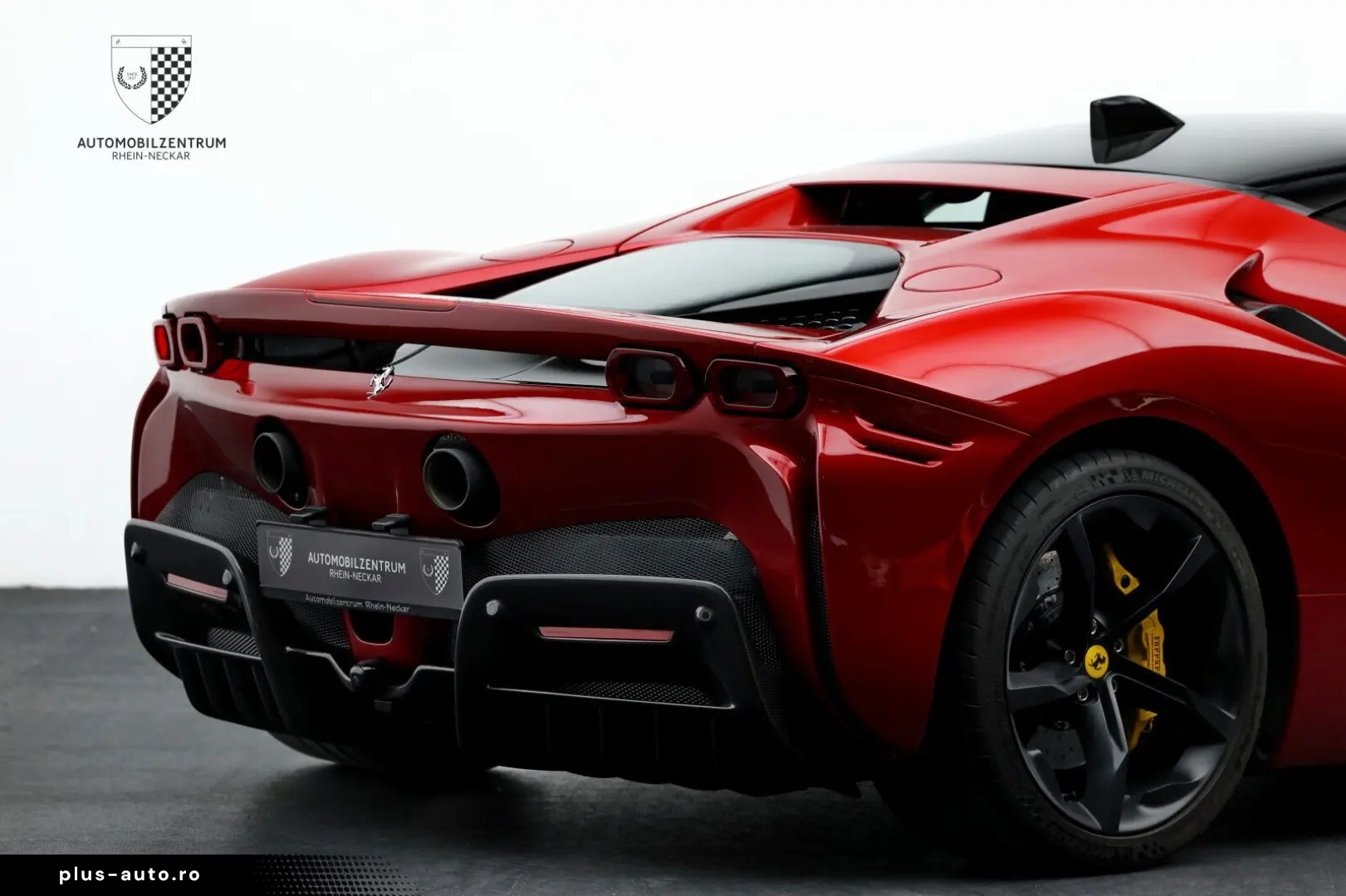FERRARI SF90 Stradale