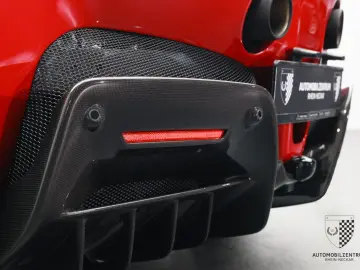 FERRARI SF90 Stradale