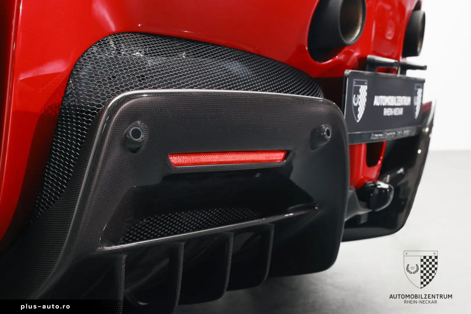 FERRARI SF90 Stradale