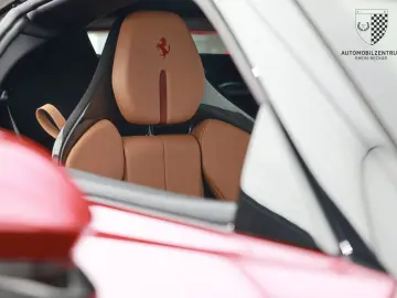 FERRARI SF90 Stradale