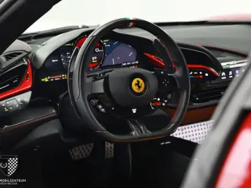 FERRARI SF90 Stradale