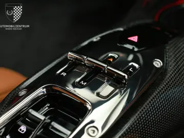 FERRARI SF90 Stradale