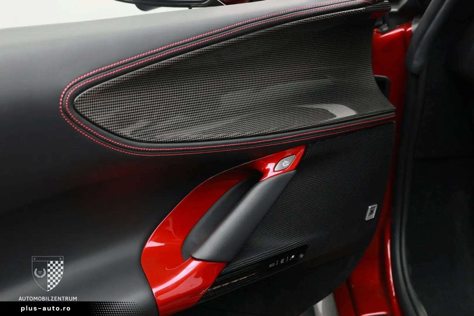FERRARI SF90 Stradale