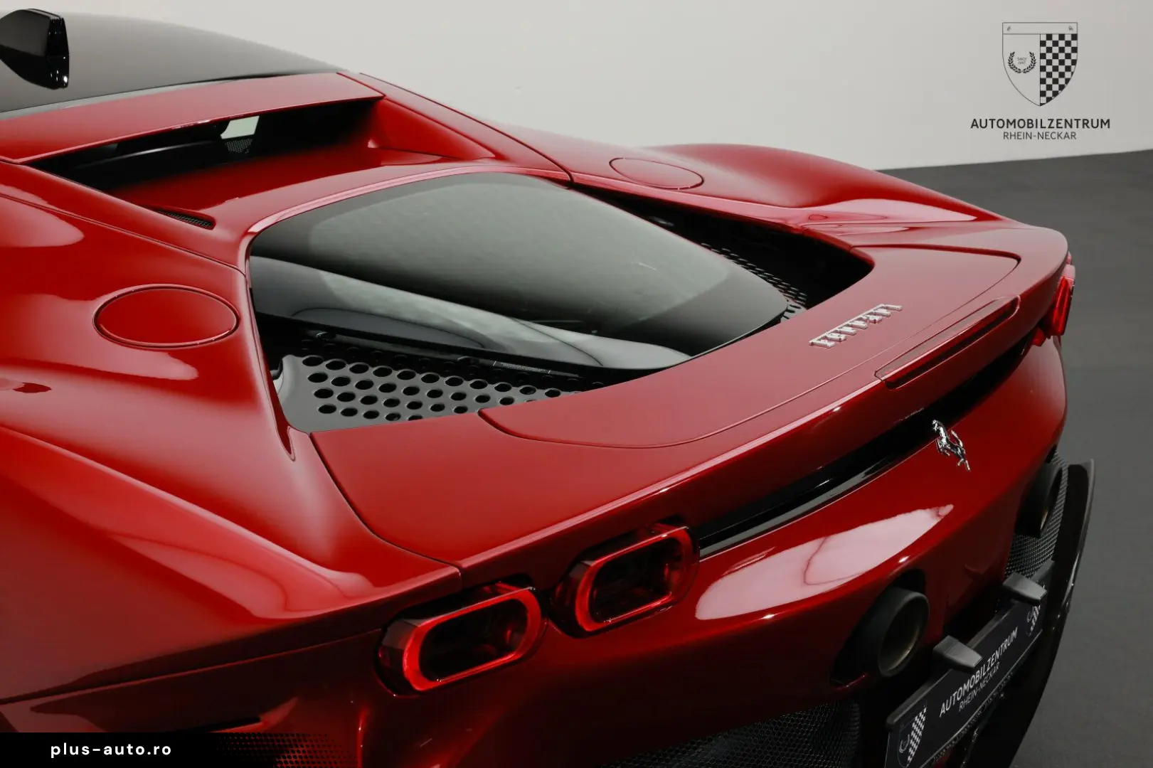 FERRARI SF90 Stradale