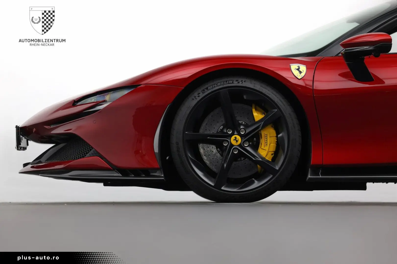 FERRARI SF90 Stradale