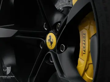 FERRARI SF90 Stradale