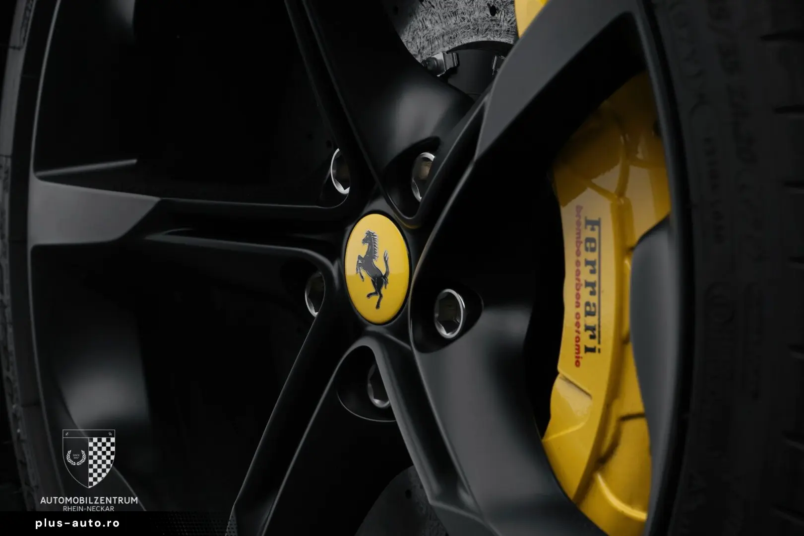 FERRARI SF90 Stradale